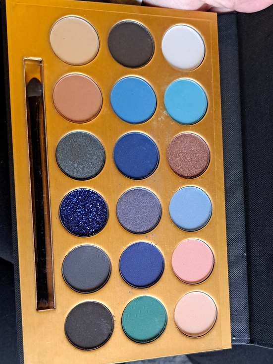 Be Denno Other - Be Denno brand 18 Color shadow Palette — Blue, Teal, Navy, Peach & Brown Tones